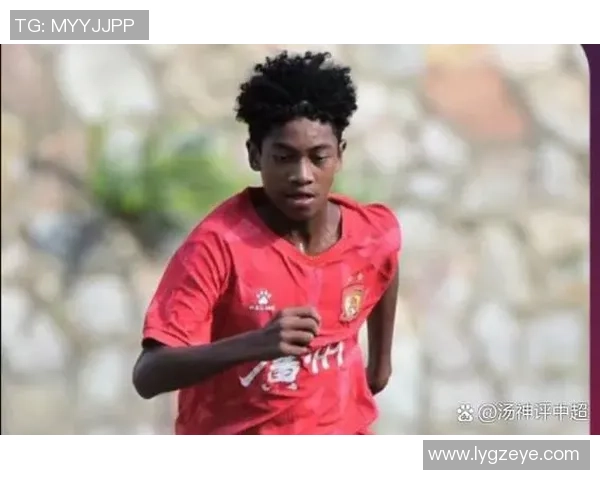 女足球星名字中的母亲印记：为何许多顶级球员选择以母亲命名